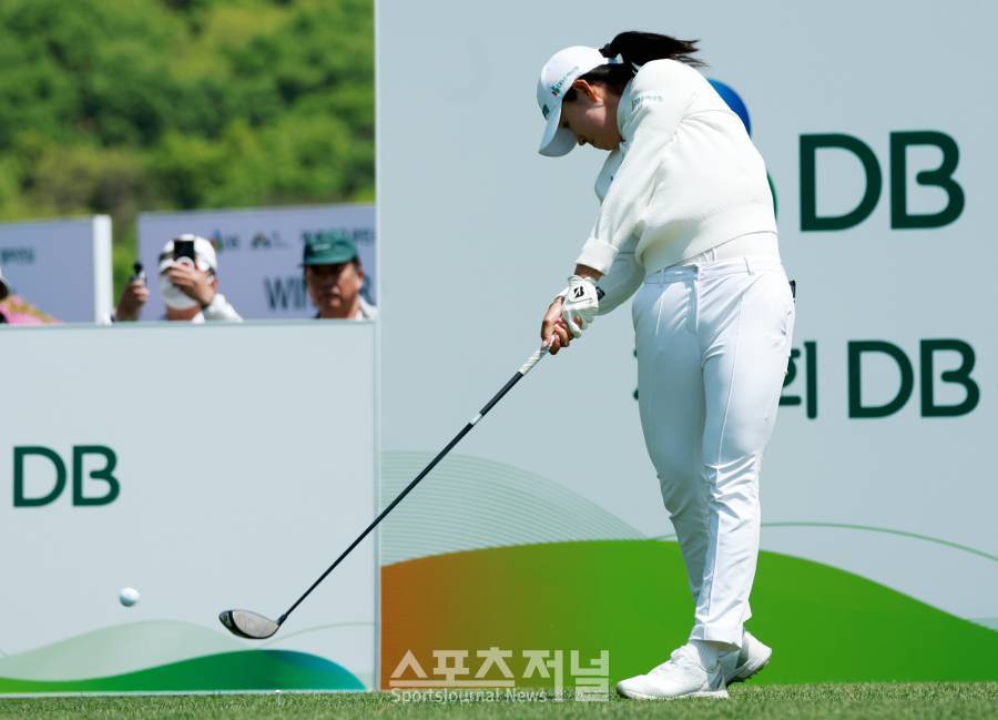 [SJ골프] 강한 임택트로 티샷하는 안재희,KLPGA '제1회 DB 위민스 챔피언십'1번홀
